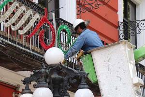 Ayuntamiento de Puebla instalará 1,700 adornos luminosos con motivo del mes patrio
