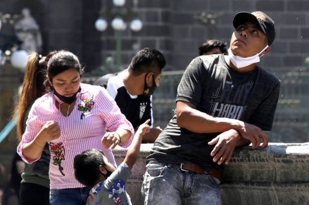 Puebla vuelve a más de 200 contagios diarios de COVID; es una alerta: Barbosa