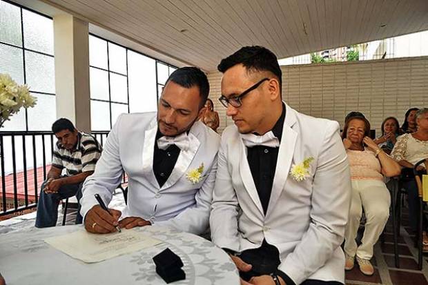 Cabildo de Puebla exhorta a reconocer matrimonios igualitarios en las 17 juntas auxiliares