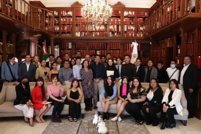 &quot;Cabildo Universitario&quot; recibe a estudiantes de Ciencias Políticas BUAP