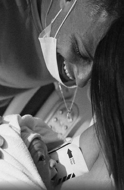 Chicharito anuncia el nacimiento de su hija Nala en Instagram