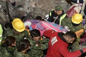 VIDEO: Personal de Sedena rescata a una mujer con vida tras sismo en Turquía