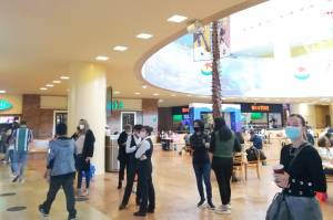 Centros comerciales de Puebla niegan superar aforo permitido por COVID