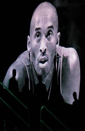 Super Bowl LIV: Rinden homenaje a Kobe Bryant en el Opening Night