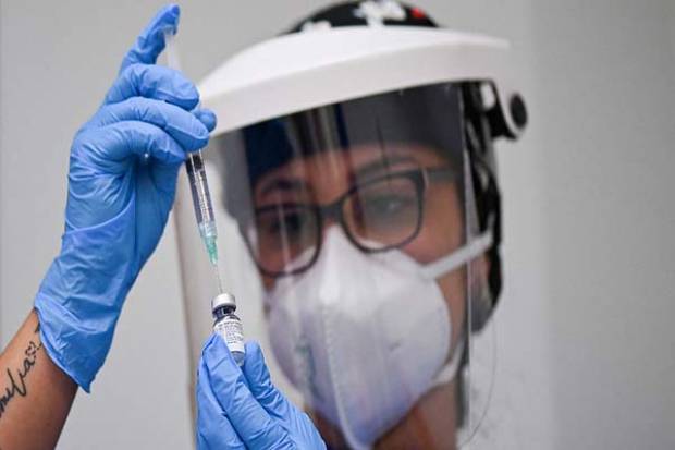 Nueva vacuna de Pfizer contra ómicron se aplicará en marzo de 2022