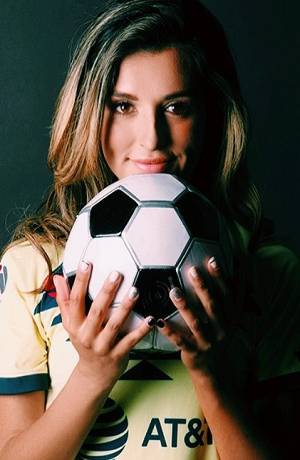 Jennifer Muñoz, futbolista del América, cautivó con post en redes sociales