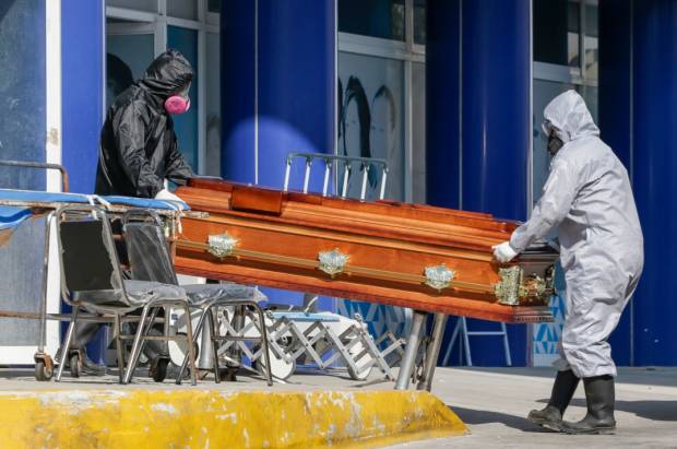 Se duplicaron muertes durante segunda ola de COVID en Puebla
