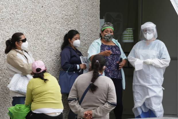 Puebla mantiene más de 200 contagios diarios; van 2 mil 560 muertos por COVID