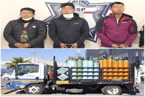 Robaron camioneta con 89 tanques de oxígeno en Puebla