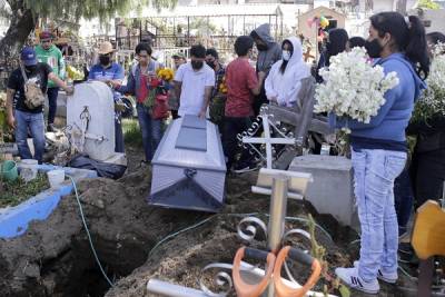 VIDEO/FOTOS: Sepultan a víctima mortal de la explosión en Xochimehuacan