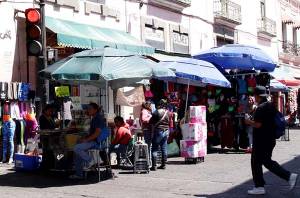 Gobierno de Puebla Capital arguye veda electoral y posterga reordenamiento de ambulantes