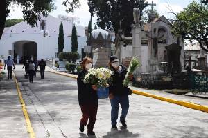 Panteón Municipal de Puebla reabre sus puertas a un año de cierre por COVID-19