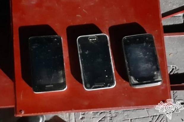 Decomisan cuatro celulares tras difusión de videos desde el penal de Huejotzingo