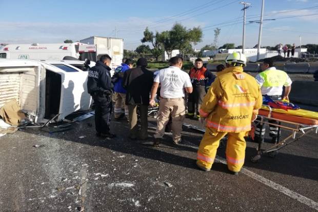 Robó tráiler y al huir impactó tres vehículos en la autopista México-Puebla