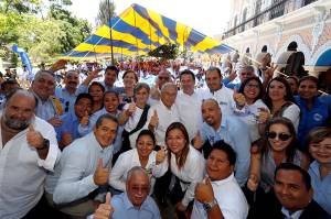 VIDEO y FOTOS. Cárdenas llama a no hacer caso de calumnias; terminó campaña con acto en Tehuacán