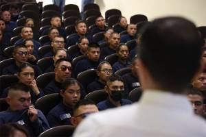 Alcalde de Puebla imparte conferencia a cadetes de la Policía Municipal
