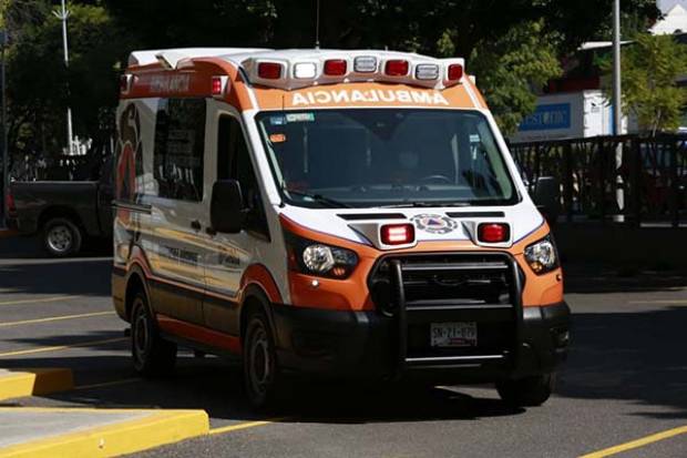 Ayuntamiento de Puebla entrega ambulancias y vehículos a Protección Civil