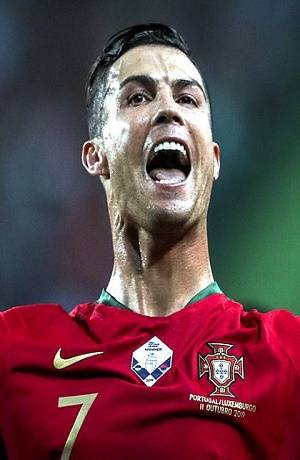 Cristiano Ronaldo llegó a 700 anotaciones como futbolista profesional