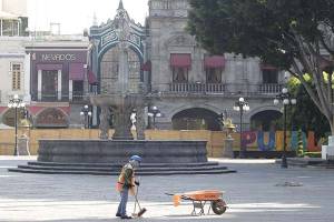 INAH evalúa hallazgos en el zócalo de Puebla