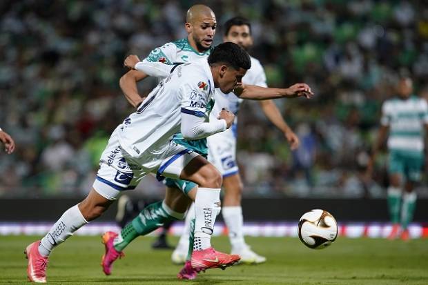 Club Puebla pierde 3-0 ante Santos, buscará remontar en el Cuauhtémoc