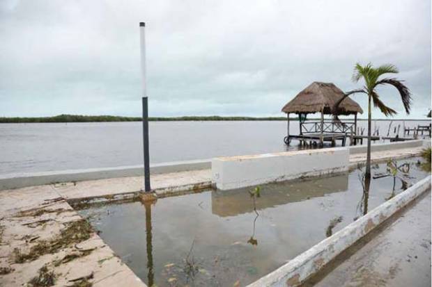 Zeta podría convertirse en huracán en la Península de Yucatán