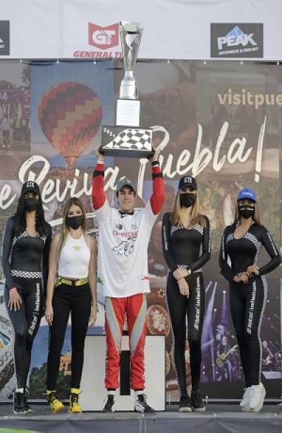 Salvador de Alba Jr. se adjudica el título 2021 de Nascar Peak México
