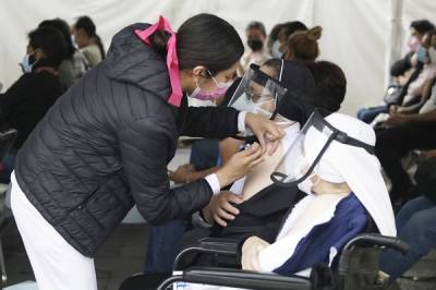 Sedes y horarios de vacunación COVID en 102 municipios de Puebla
