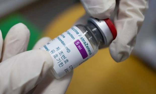 Suspenden vacuna COVID de AstraZeneca en Alemania, Francia e Italia