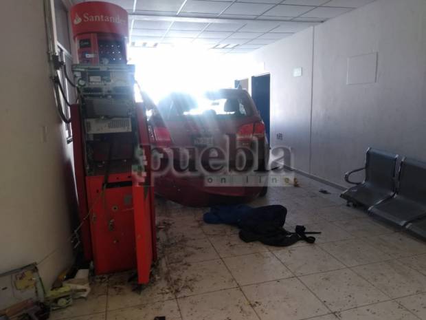 Ladrones saquean cajero automático del Hospital de Acatzingo