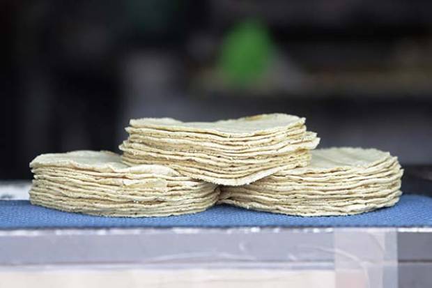 Precio de kilo de tortilla rompe récord; se vende hasta en 27 pesos