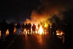 Cierran autopista México-Puebla en protesta por levantón a comerciantes en Texmelucan