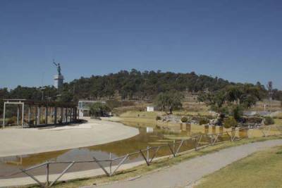 Por coronavirus cierran parques de Puebla Capital