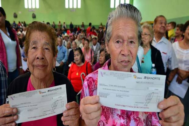 Adultos mayores recibirán pensión desde los 65 años y se elevará a 6 mil pesos
