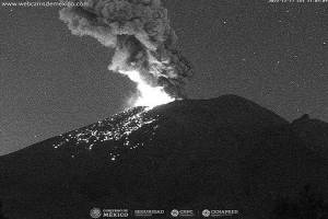 Popocatépetl registra explosión menor y lanzamiento de material incandescente