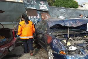 Colisión de vehículos deja al menos tres lesionados en Puebla