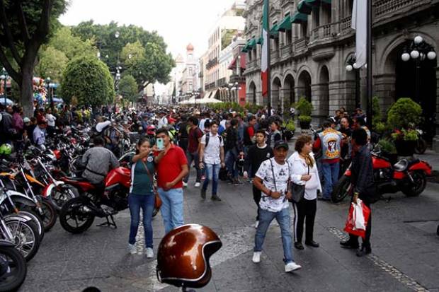 Piden motociclistas espacios para estacionarse en el Centro Histórico de Puebla