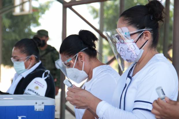 Maestros de Tamaulipas, Veracruz, Coahuila, Nayarit y Chiapas serán los primeros en vacunarse