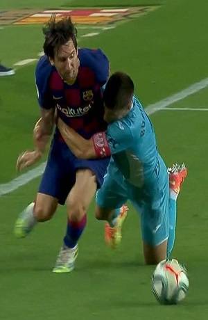 Barcelona derrotó 2-0 al Leganés; Javier Aguirre salió expulsado