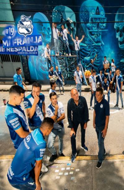 Club Puebla presentó foto oficial tomada en el barrio de El Refugio-San Antonio