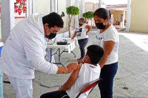Continúa la campaña de vacunación contra COVID-19 en 207 municipios: SSA Puebla