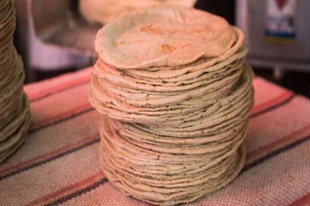Multarán a tortilleros de Puebla que aumenten precios