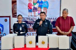 Ayuntamiento de Cuautlancingo entrega alarmas vecinales