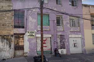 FGE Puebla detiene a 13 implicados en &quot;levantones&quot; tras cateo en el barrio de Santiago