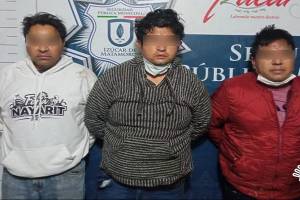Policía Estatal detiene a sujetos con narcomanta y droga en Izúcar de Matamoros