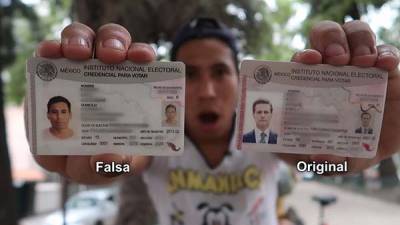 Youtuber compra INE falsa con foto y datos de Peña Nieto