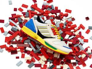 Los tenis de Adidas y LEGO