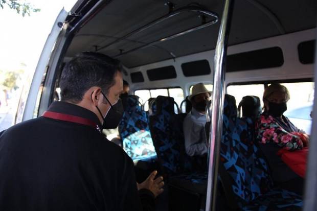 Infraccionan 22 unidades de transporte público en Puebla por rebasar 50% de cupo