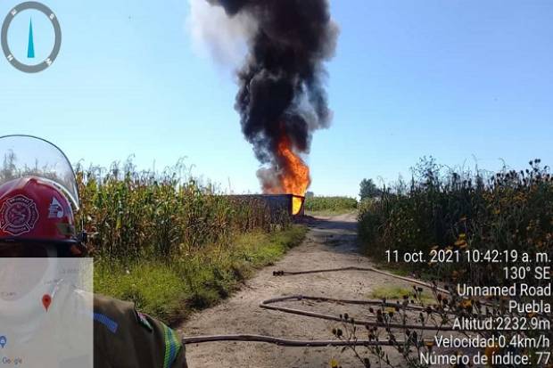Pemex realiza quema de combustible en ductos de San Baltazar Temaxcalac