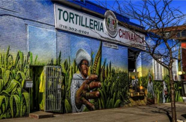 Migrante de Chinantla vende 30 toneladas de tortillas a diario en EU y Canadá