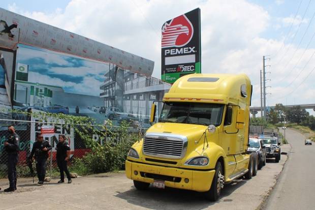 Camión de carga con reporte de robo es localizado en San Pablo Xochimehuacán